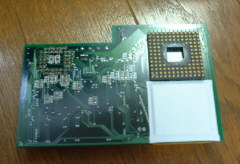 X68000XVIにまず貼る一番をＣＰＵ部裏に貼る